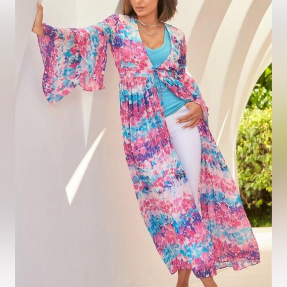 🦋Just In 🦋 Watercolor Garden Print Shimmer Duster L